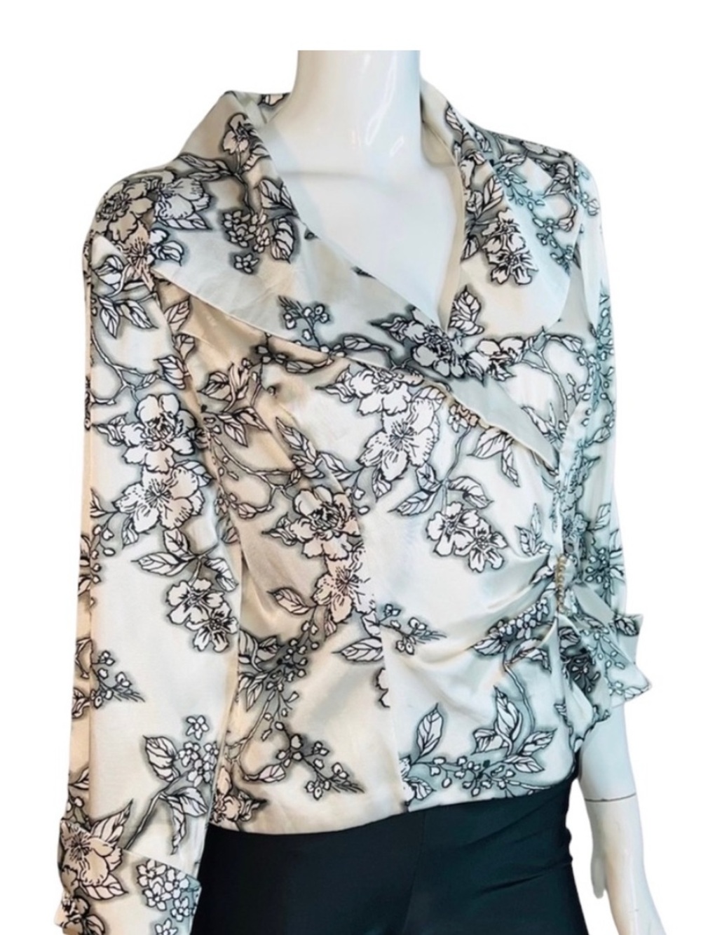 Xscape Floral Print Elbow Length Sleeves V-Neck White and Black Satin Blouse